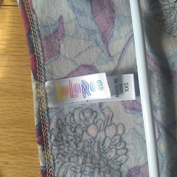 Lularoe Classic Tee - Picture 2 of 2